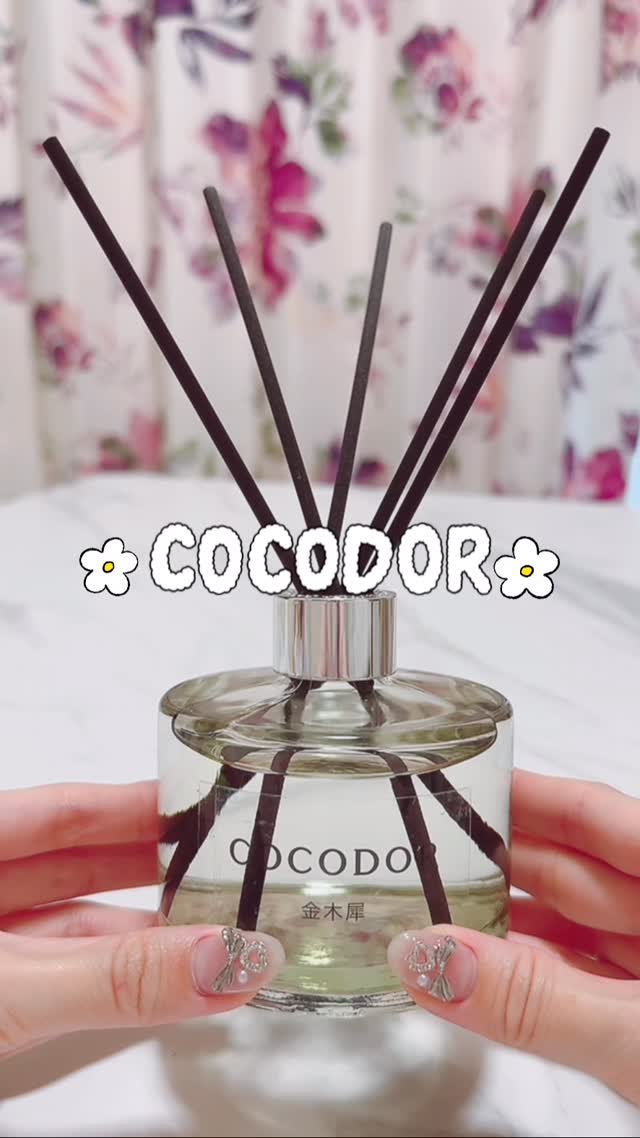 Instagram post by @i.am.naochan for Cocodor. Caption reads: 🎀COCODOR🎀 💎シグネチャーディフューザー200ML 金木犀 [...].