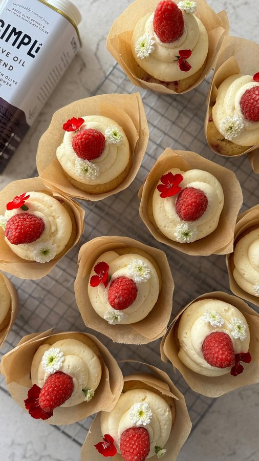 Instagram post by @thetenorchef for SIMPLi. Caption reads: [...] Raspberry Lemon Cupcakes made with....