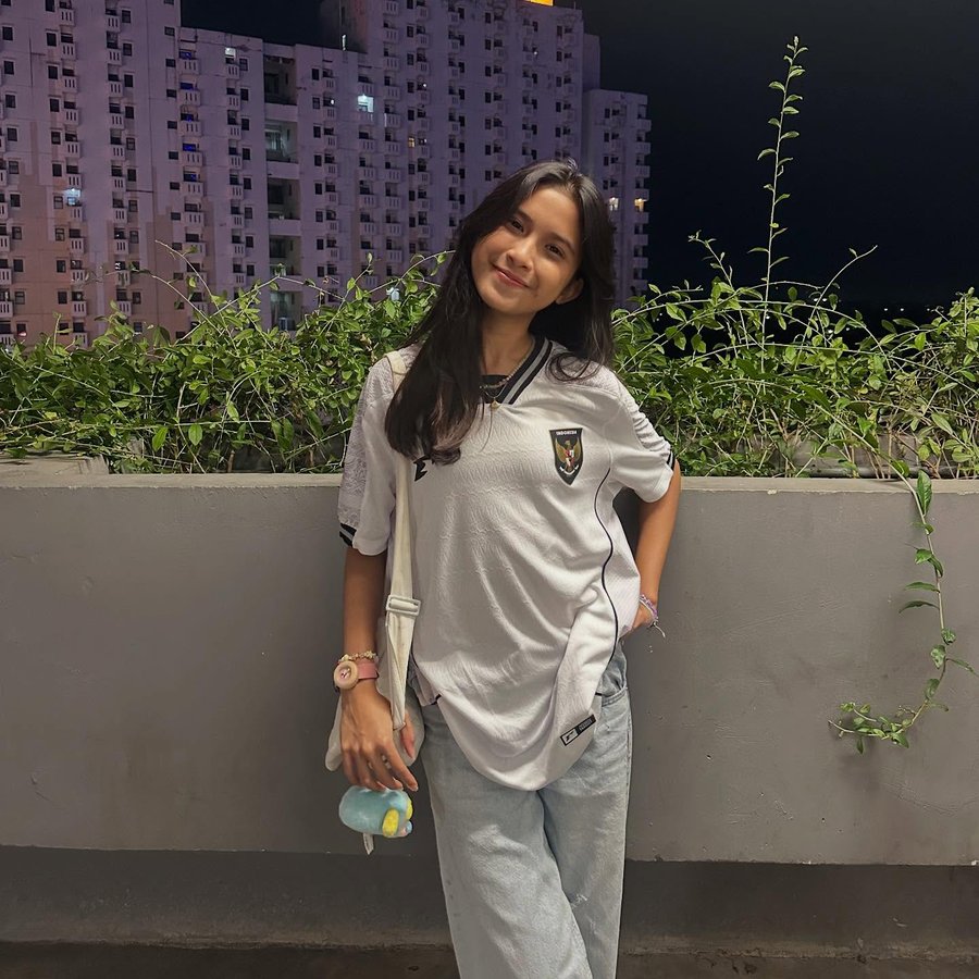 Instagram post by @quinnsalman for Beyond The Vines. Caption reads: Semangat terus Indonesia 🇮🇩

tas favorit ku by....