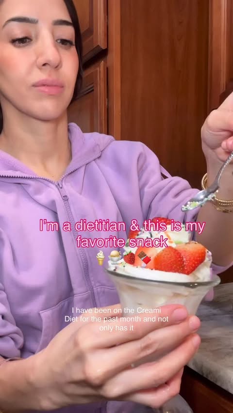 Instagram post by @momnutritionist for Ninja Kitchen. Caption reads: [...] goals. #NinjaPartner ​
With the....