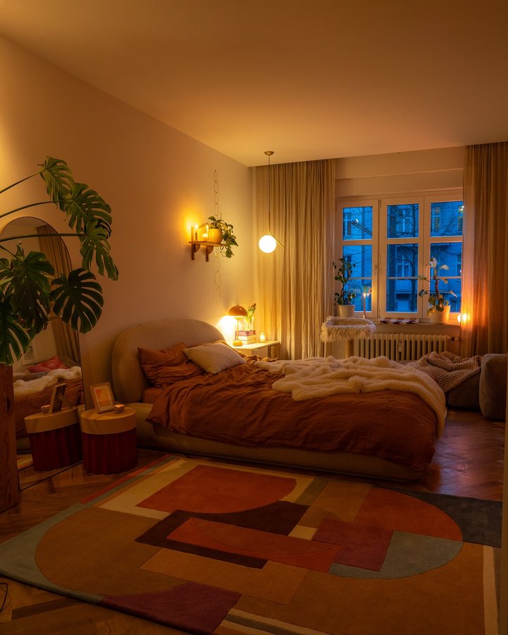 Instagram post by @caropeony for Bearaby. Caption reads: New bedroom setting 🧡
My favorite is the new....