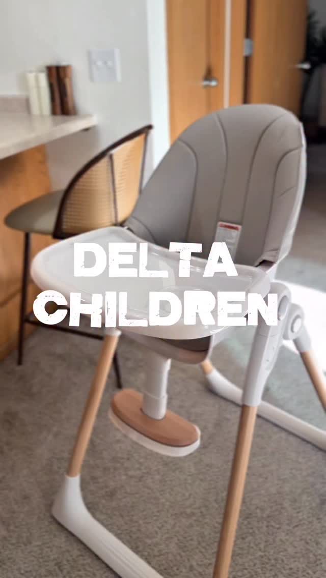 Instagram post by @ugc_zeynep for Delta Children. Caption reads: ✨ Mealtime made easier with the Delta Children....