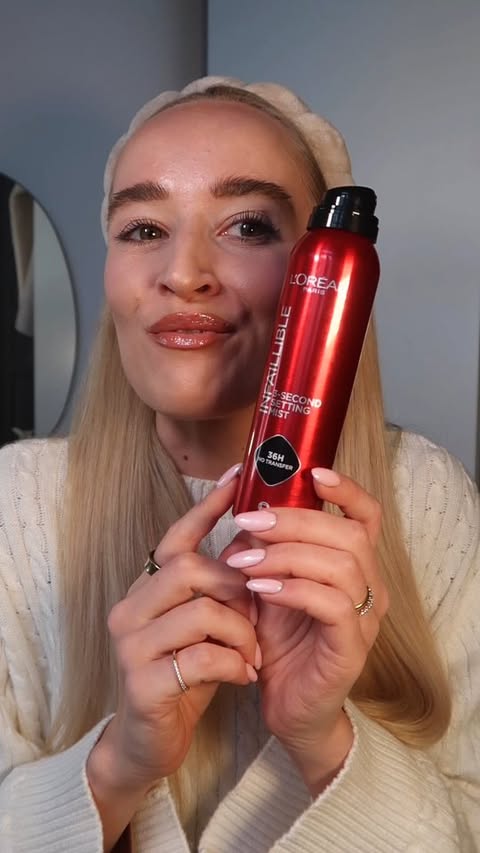 Instagram post by @anetjiskra for L'Oréal Paris. Caption reads: Můj oblíbený produkt loňského roku -
L’Oréal Paris....
