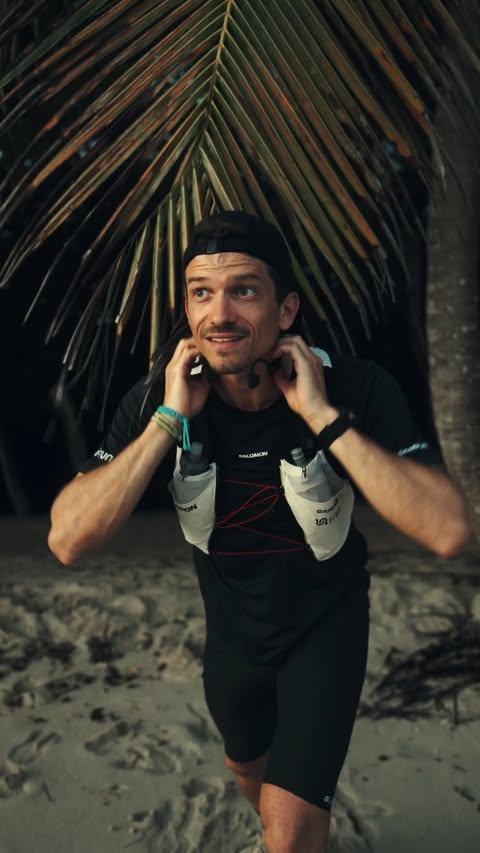 Instagram post by @mathieu__blanchard for Shokz France. Caption reads: [...] gagnant(e) pour le casque @shokzfrance....