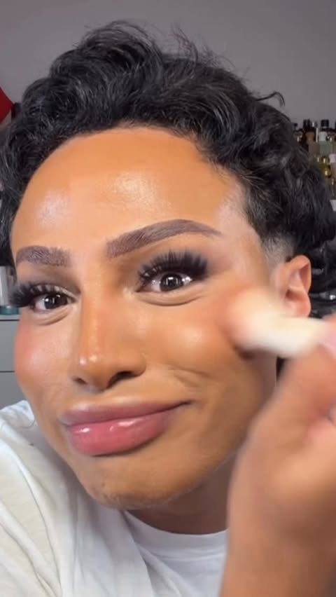 Instagram post by @glambyjer for Lilly Lashes. Caption reads: GRWM in 2 minutes 🤭 

Lashes: @lillylashes....