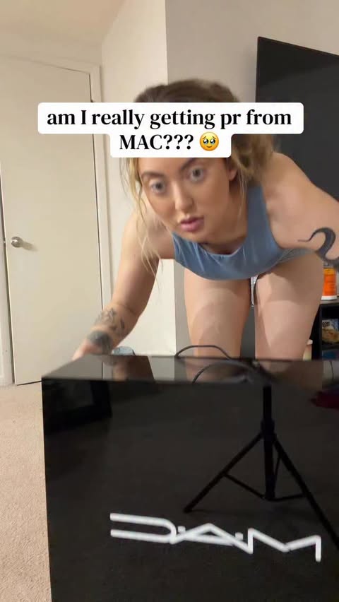 Instagram post by @kelseyalfred for M·A·C Cosmetics. Caption reads: [...] MAC is officially back in Sephora 💋....