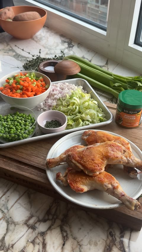 Instagram post by @emeraldcchan for Knorr. Caption reads: The holidays just leveled up. This chicken pot pie....