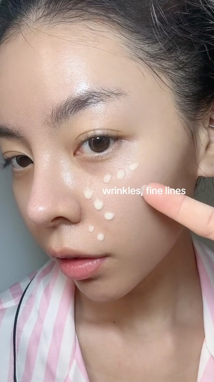 Instagram post by @erna_limdaugh for Some By Mi. Caption reads: In your 20s? Here's a guide for using retinol....