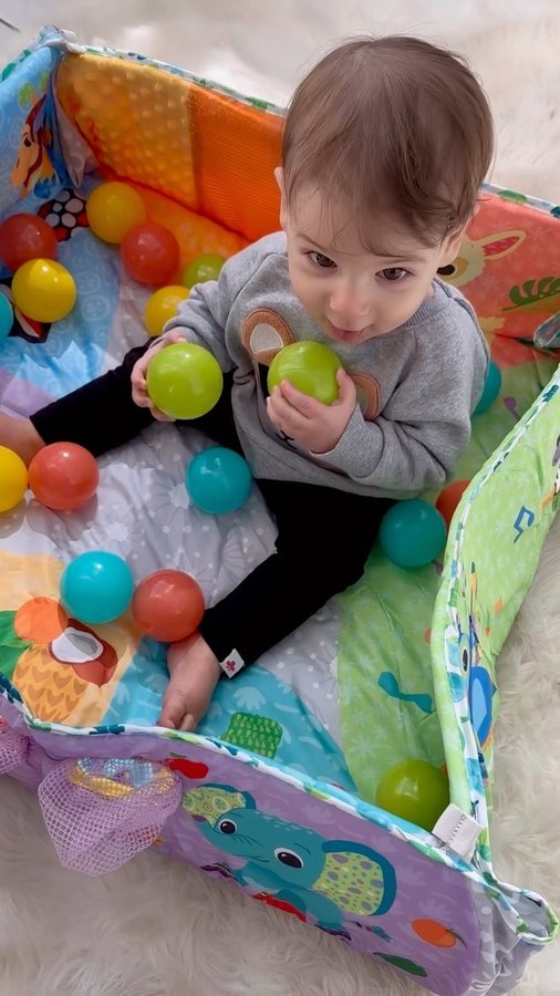 Instagram post by @esthersanter for VTECH. Caption reads: #ad Big colorful @VTechBabyUSA toys have....