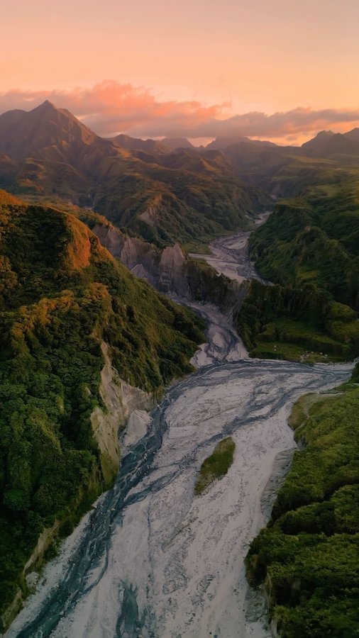 Instagram post by @nicko.stark for Earth. Caption reads: Amazing how Mt. Pinatubo’s eruption created such a....