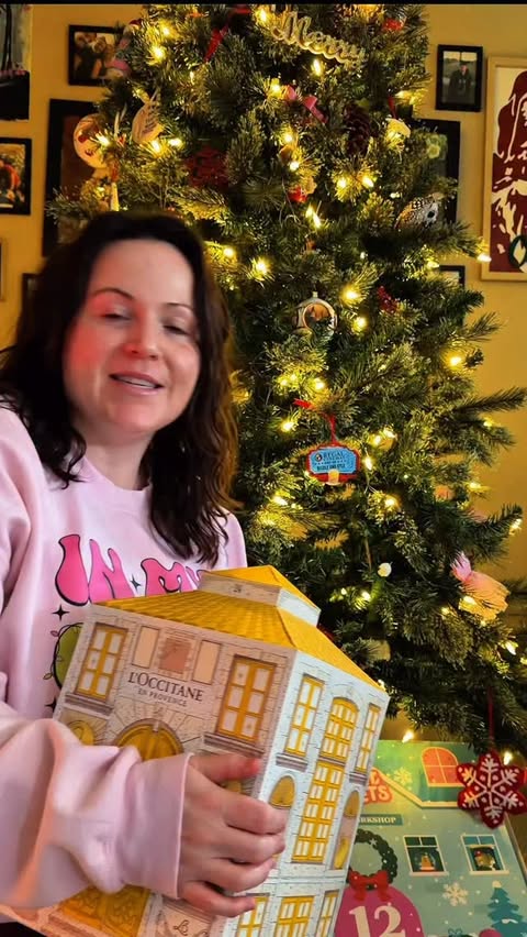 Instagram post by @nicoleleeanne6 for SmartSweets. Caption reads: The TikTok Giveaway winner is….@sarah_76312 (send....