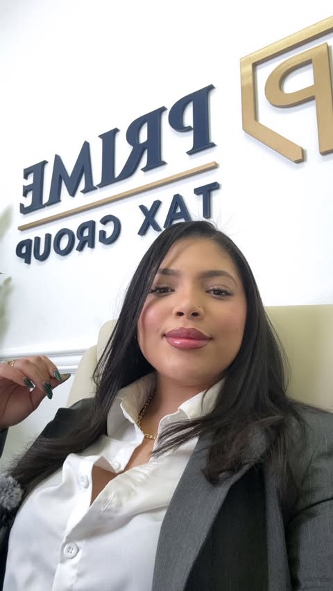 Instagram post by @deniissenicole for Mugler. Caption reads: [...] Ronny GTA. 😌💃🏻 #alienpulp....