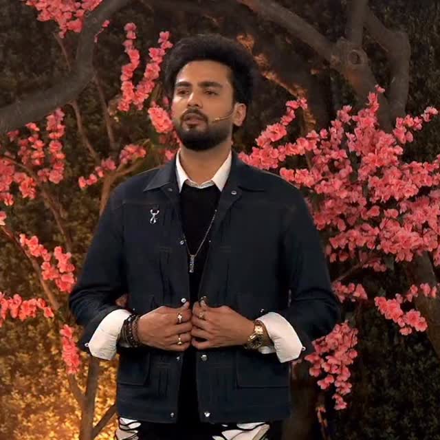 Instagram post by @himanshii21 for JioCinema. Caption reads: Appreciate you calling me first @elvish_yadav Let....