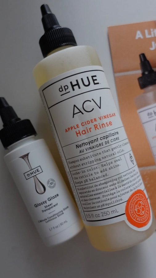 Instagram post by @fit.by.robyn for dpHUE. Caption reads: Come unbox my @dphue package with me🫶🏼

This....