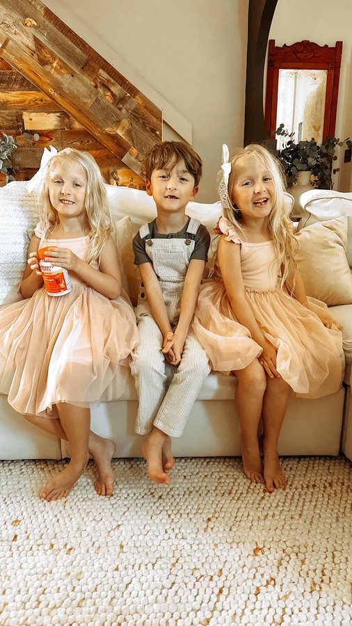 Instagram post by @the.becktriplets for SmartyPants Vitamins. Caption reads: Think triplets are the same? Think again!

....