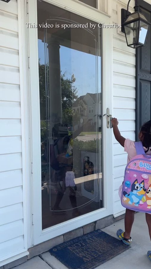 Instagram post by @steviemstarks for Cheerios. Caption reads: AD | My after school snack hack ✨ 

My daughter....