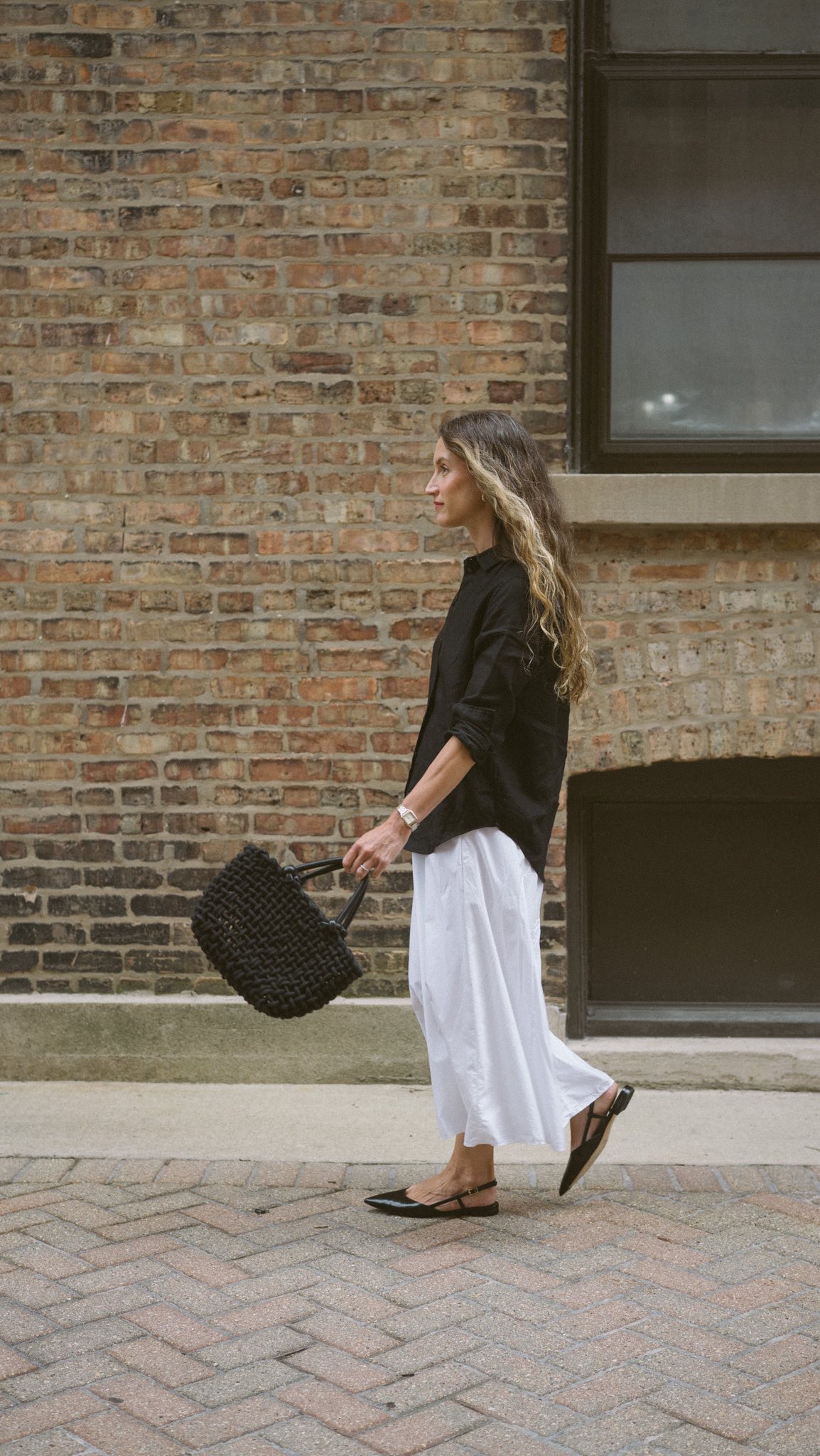 Instagram post by @ashrohr for Everlane. Caption reads: When you want to feel great in your clothes this....
