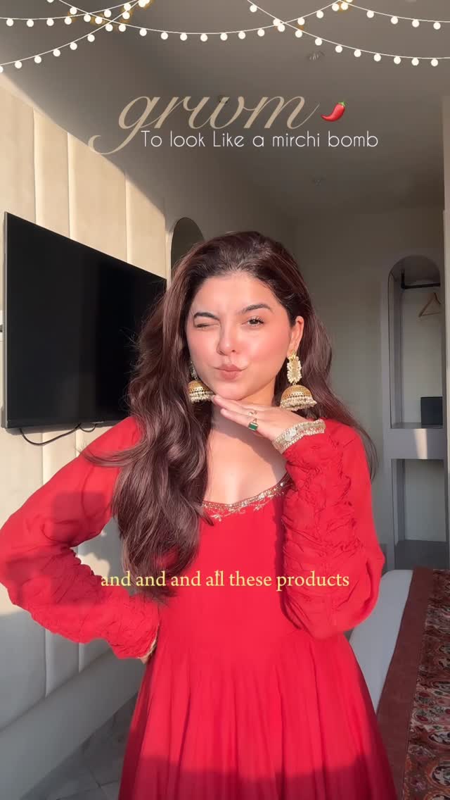 Instagram post by @inehabhandari for Plum Goodness. Caption reads: Festive glow? Sorted 💛
The Plum Niacinamide Serum....