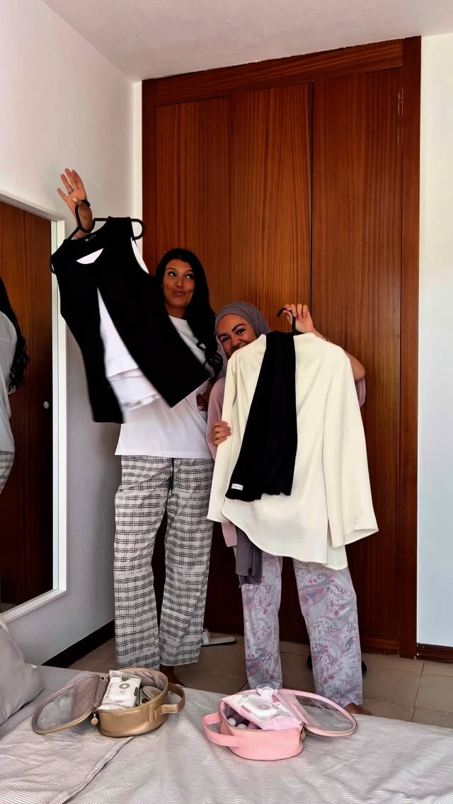 Instagram post by @nadiiayzd for Musc Intime. Caption reads: get ready with us con @muscintime_spain usando....