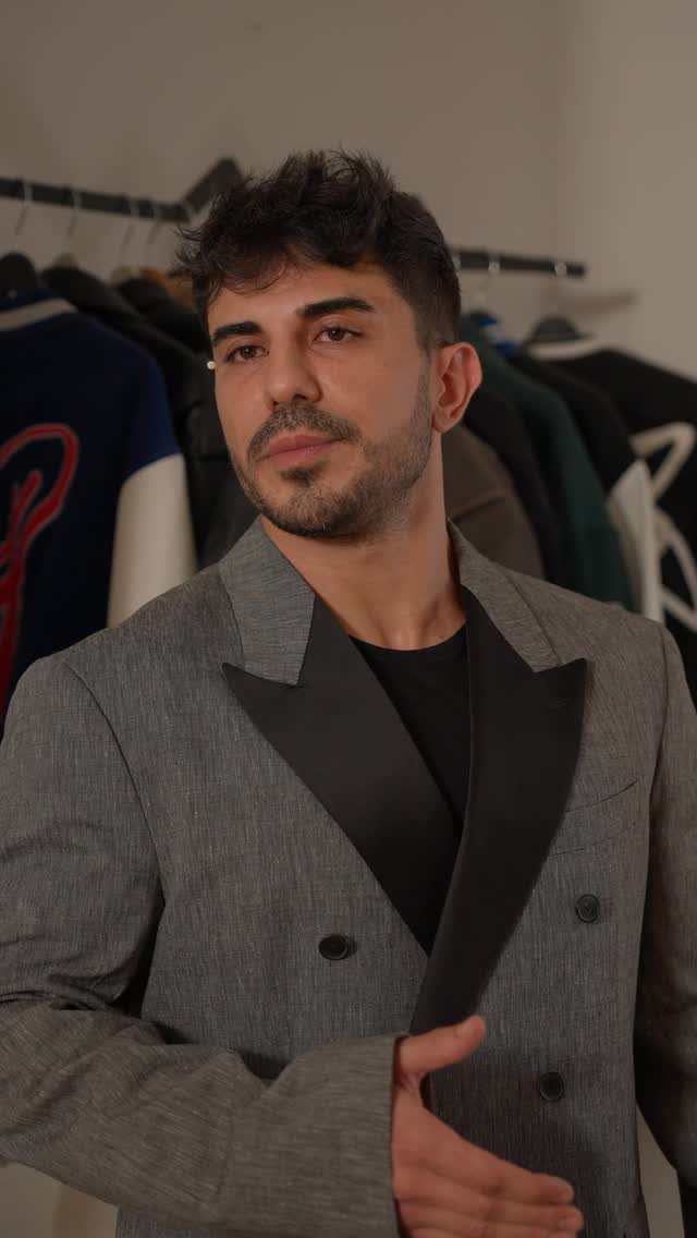 Instagram post by @halilibrahimgoker for AXE. Caption reads: İlk buluşmada ne giyeceğin kadar nasıl koktuğun da....