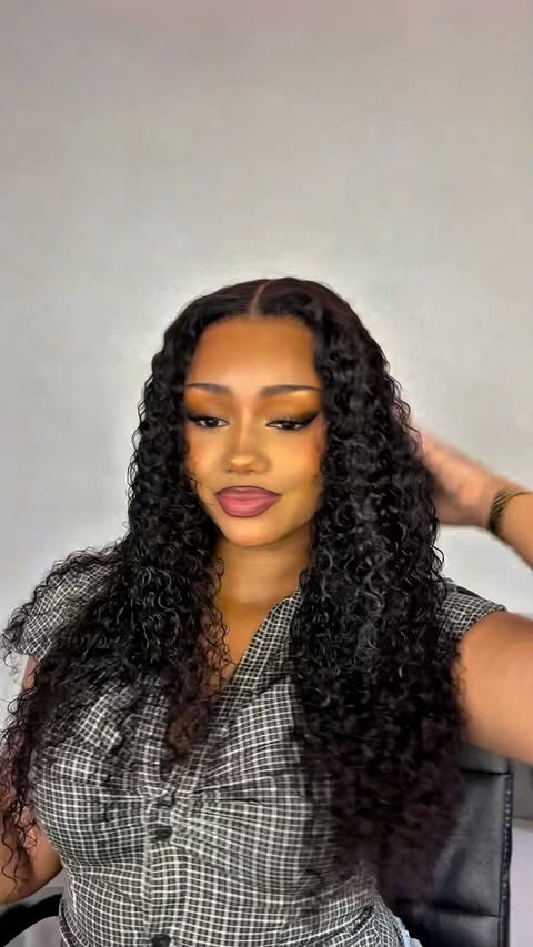 Instagram post by @erynalexxa for Luvme Hair. Caption reads: Wet look >> @luvmehair / Link in bio 🌺 Code «....