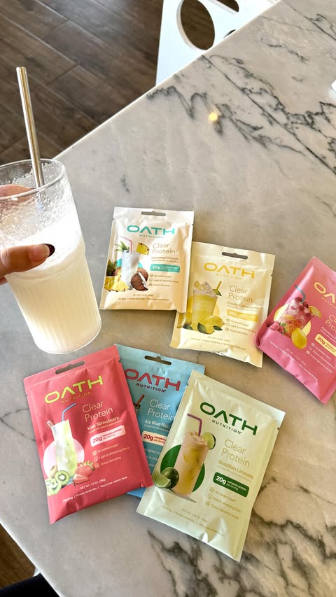Instagram post by @yamimufdi for Oath Nutrition. Caption reads: [...] Yes, please! 🌴🍹 I tried the @oathnutrition....