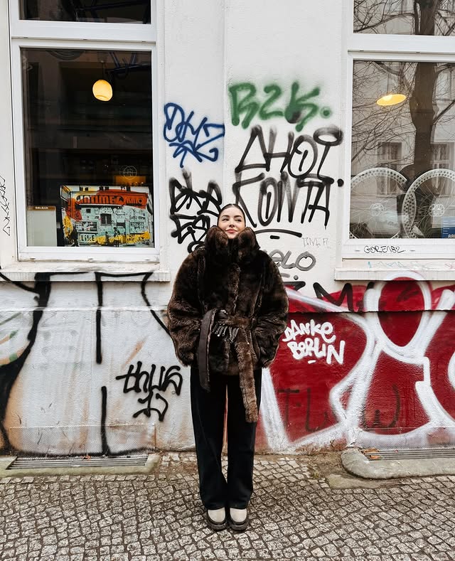 Instagram post by @alatokell for LES BENJAMINS. Caption reads: Berlin, I get it now. reklam.