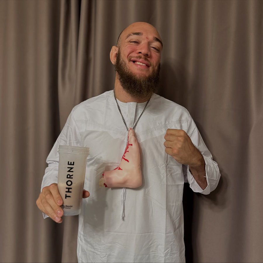 Instagram post by @valterwalkerufc for Thorne. Caption reads: Chocolate Usman out ❌.
Flavor Louie Vanilla in ✅....