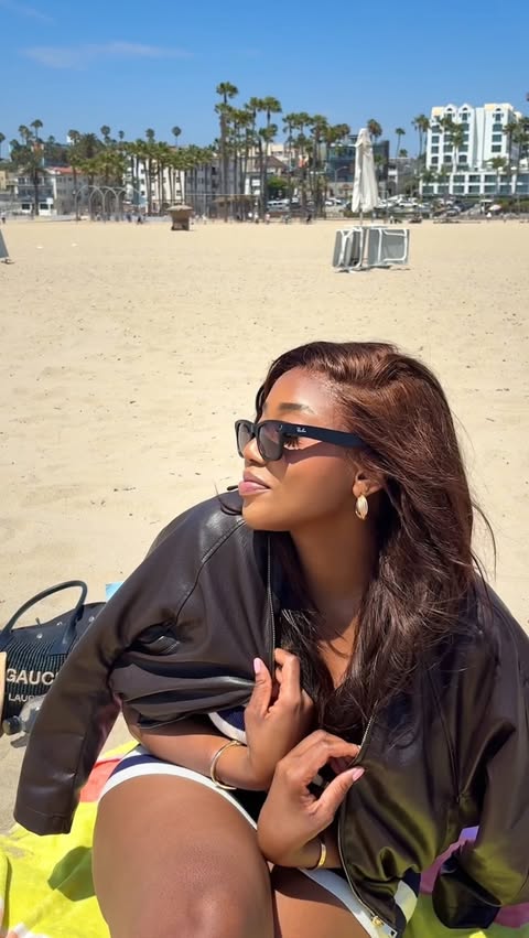 Instagram post by @courtreezy for Ray-Ban | Meta. Caption reads: The perfect beach day @raybanmeta ☀️🕶️🏖️....