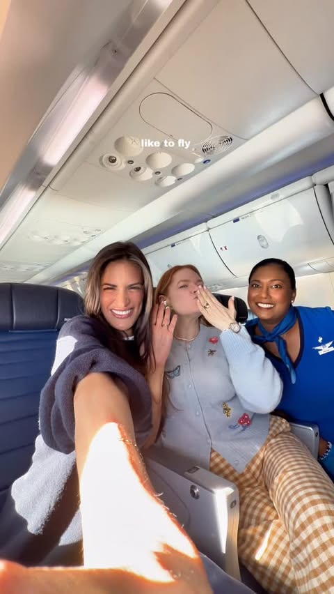 Instagram post by @laxtoluxury for United Airlines. Caption reads: [...] #travelreels #planereels #starlink....