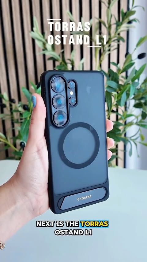 Instagram post by @itssomiamii for TORRAS. Caption reads: #TorrasPartner The S26 Ultra upgrade you [...].