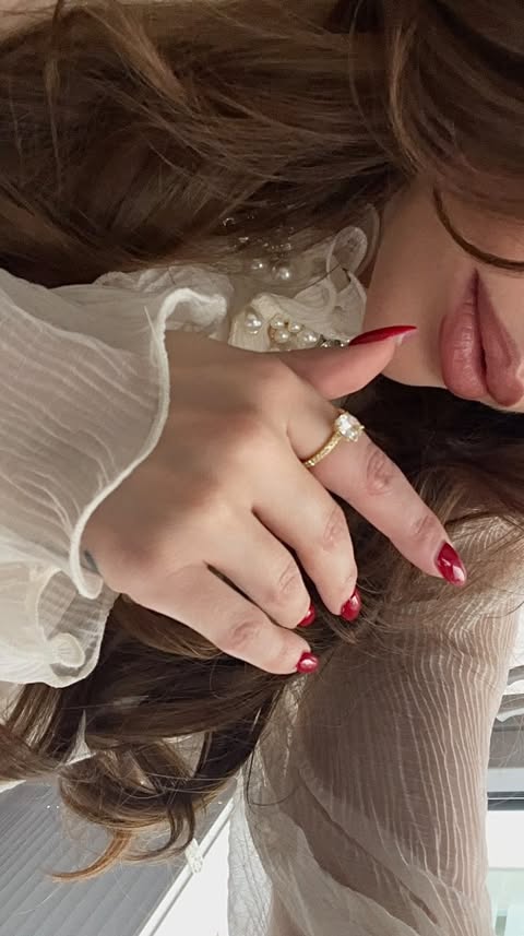 Instagram post by @alinadelaluna for MSBLUE. Caption reads: [...] softness, and everyday elegance 💙....