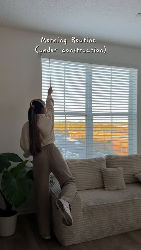Instagram post by @00anita_rod for Nature Made. Caption reads: #partner @naturemadevitamins Reconstruyendo mi....