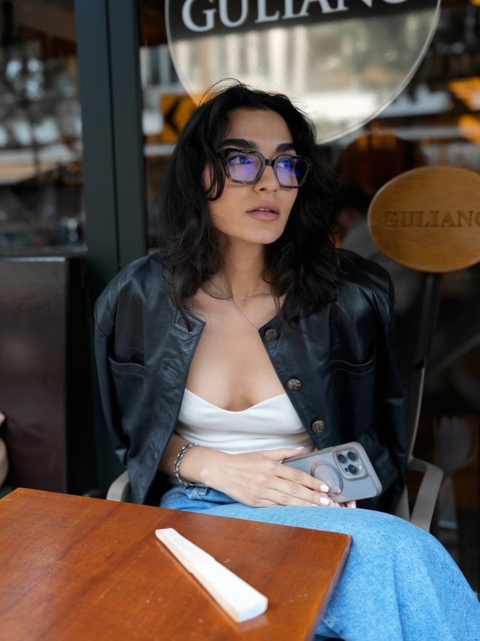 Instagram post by @niushavhd for Le Petit Lunetier. Caption reads: Captured recently on Meent street 📸....