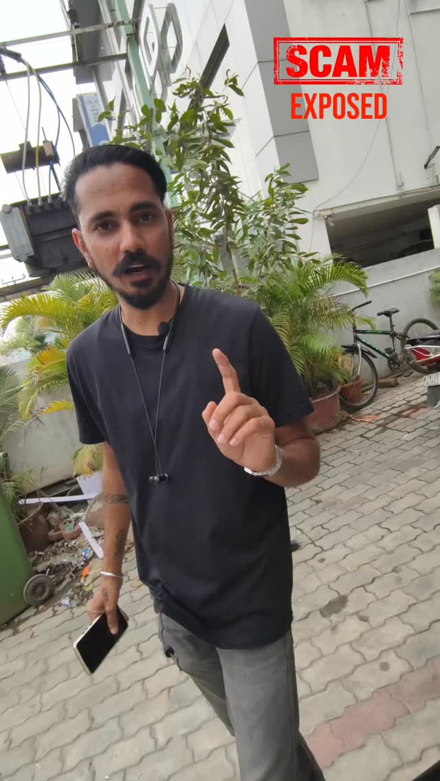 Instagram post by @sudhirkavlogs for Poorvika. Caption reads: Scam ⚠️ ⚠️⚠️

#scam #scamalert #exposed #online....