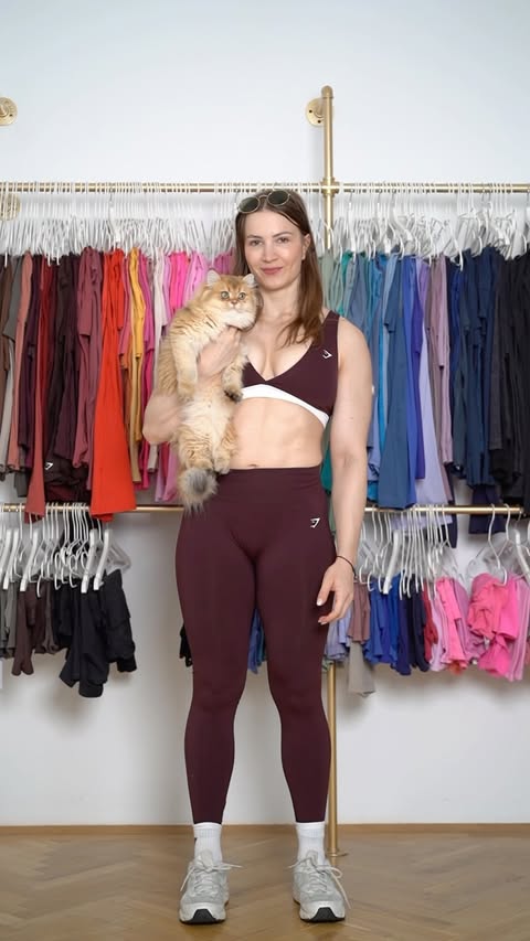 Instagram post by @leaschreiner__ for Gymshark. Caption reads: Anzeige| My favorite @gymshark outfits from the....