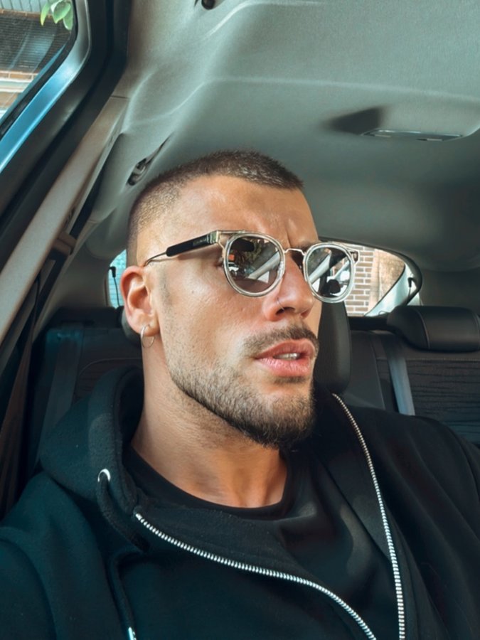 Instagram post by @juancarh93 for HAWKERS CO.. Caption reads: Going on! 😎

@hawkersco @hawkerscrew 
#hawkersco....