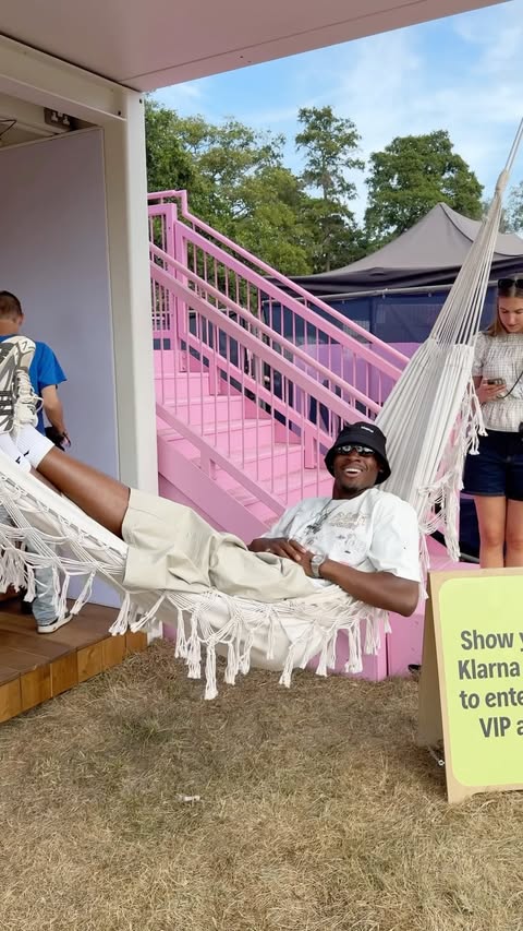 Instagram post by @ayomi.ao for Klarna. Caption reads: #AD Still thinking about my weekend at Klarna....