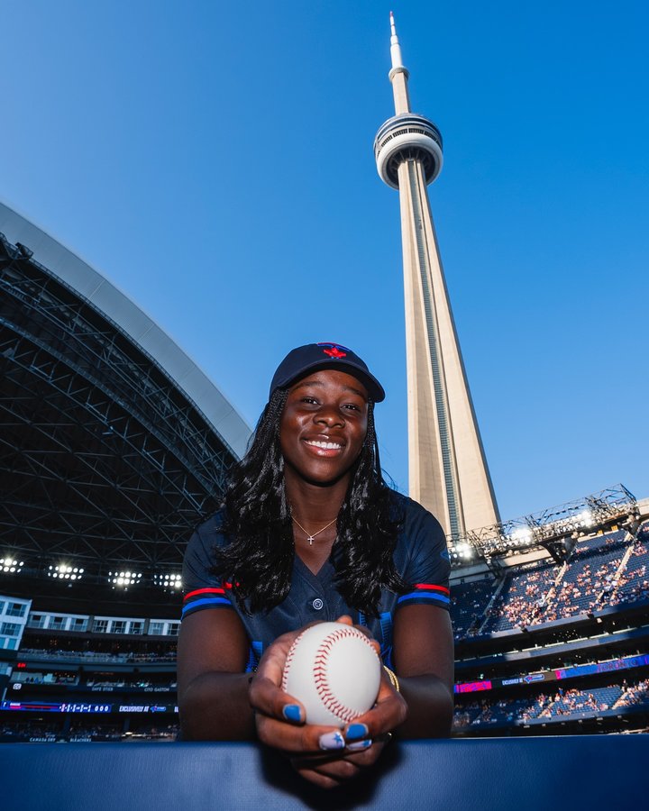 Instagram post by @vickymboko for Rogers. Caption reads: 🇨🇦 The Champ is HERE 🎾
Toronto’s own Vicky....