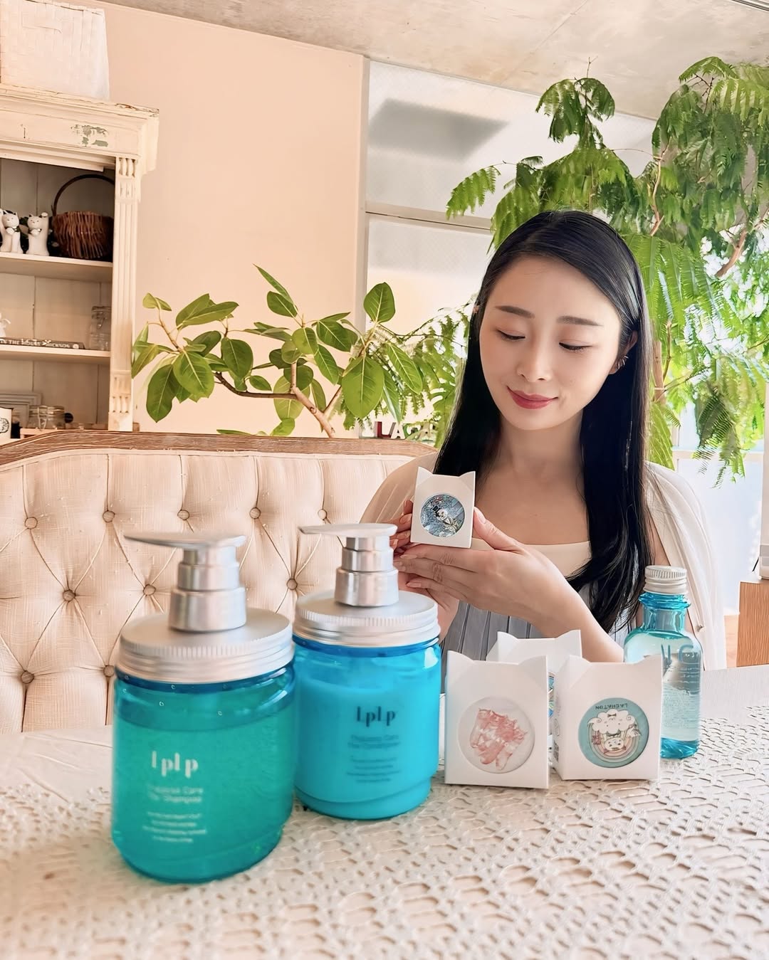 Instagram post by @miyabi_momo for the product. Caption reads: ラキャルプオープンキャラバン🌿
@lacarpe_jp

時差投稿になっちゃうんだけど
ナチュラル....