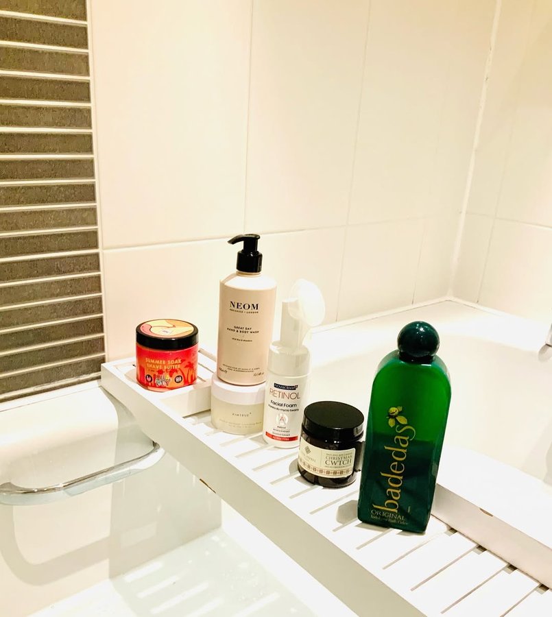 Instagram post by @jo_h31 for mallowsbeauty. Caption reads: Self care Fridays 
.
.
.
.
✨Good evening lovelies....