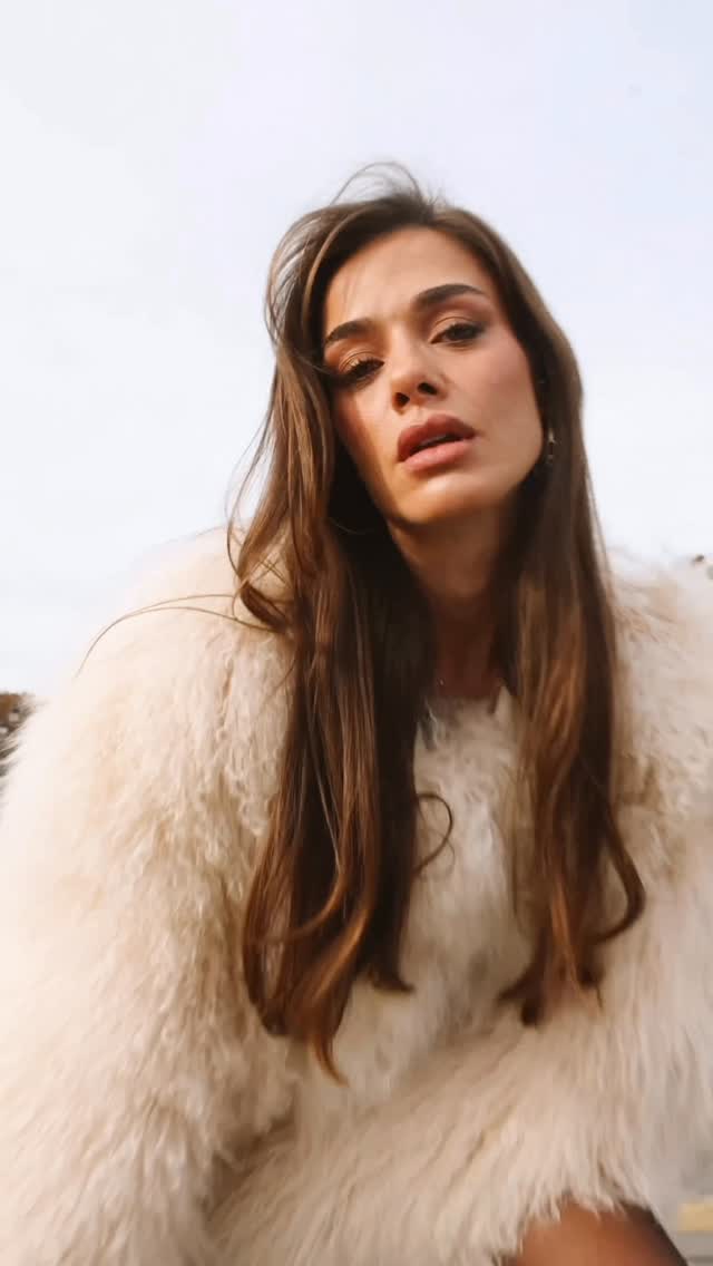 Instagram post by @bensusoral for Messika. Caption reads: @messika 🌟💎🌹 #reklam

@quadranluxurytimepieces....