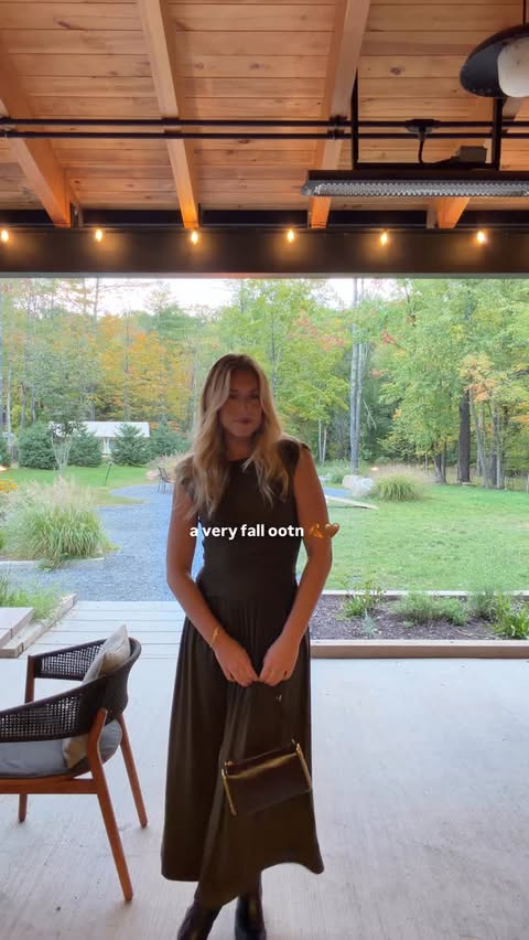 Instagram post by @jamieeastonn for Zappos. Caption reads: [...] giving alllll the fall vibes 😌🍁🍂🤎....