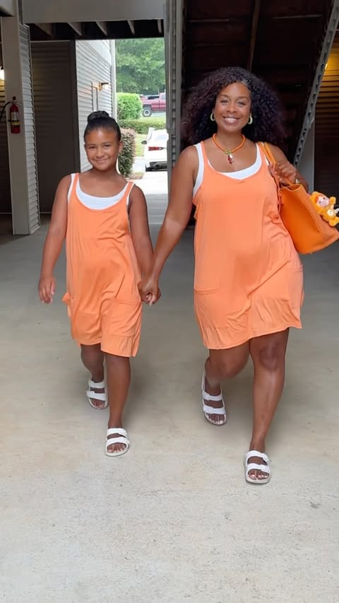 Instagram post by @stellarosedavis for SheCurve. Caption reads: [...] up at back to school night in matching....