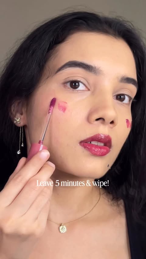 Instagram post by @puja_mua for Wishlink. Caption reads: [...] #MakeupHacks #lipglosslovers....