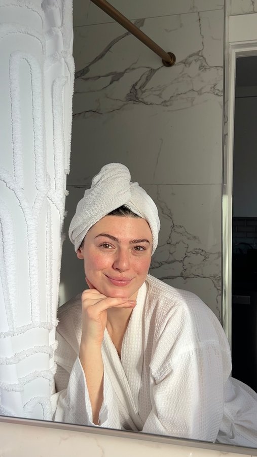 Instagram post by @brittminetti for AQUIS Hair. Caption reads: [...] PERFECT last-minute gift 🧖🏻‍♀️

the....