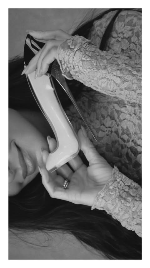 Instagram post by @mariafrubies for Carolina Herrera. Caption reads: Mi ‘Gift set’ perfecto con el perfume GOOD GIRL....