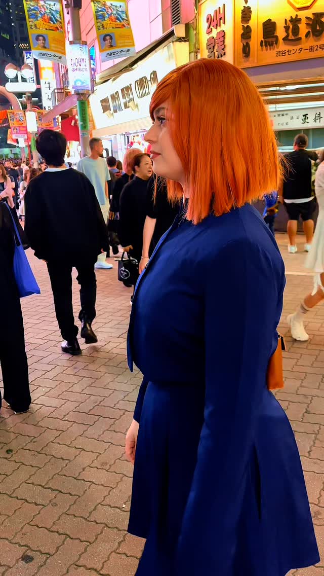 Instagram post by @cospositive.cosplay for CosFun. Caption reads: Balade avec Nobara à Shibuya
Nos cœurs sont restés....