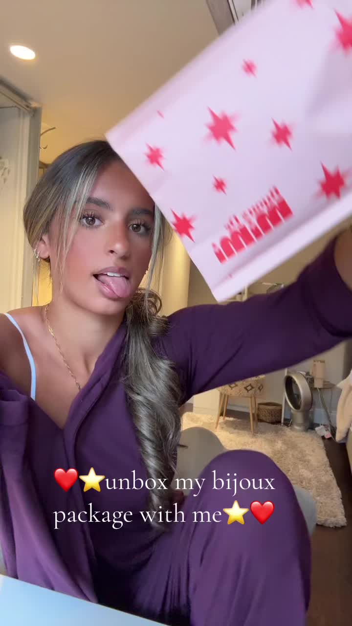 TikTok post by @stingray9696 for Bijoux De Mimi. Caption reads: [...] for free shippinggg!!!✈️🥰🥰 @Bijoux De Mimi....