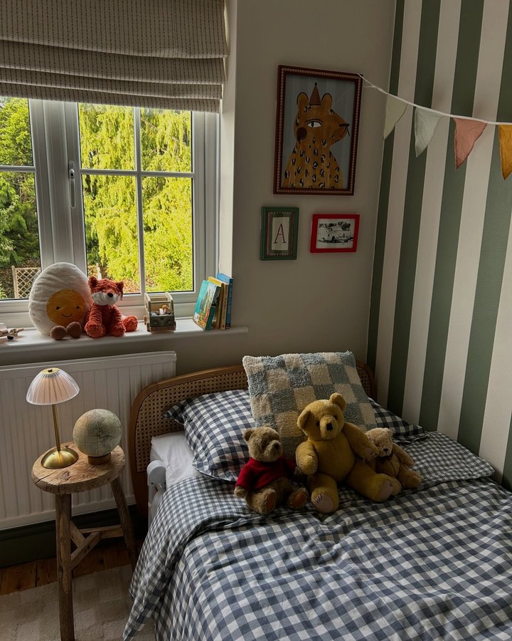 Instagram post by @inthedoghouse___ for furn.. Caption reads: [...] week with new bedding all round @hellofurn....